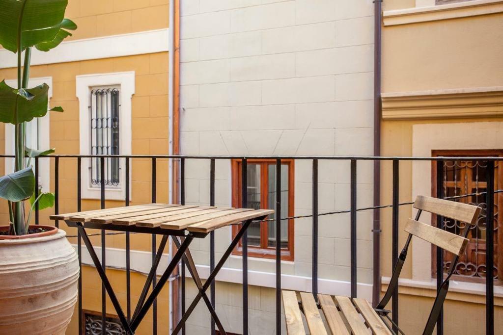 Mediterranean Flats Plaza Redonda Валенсия Экстерьер фото